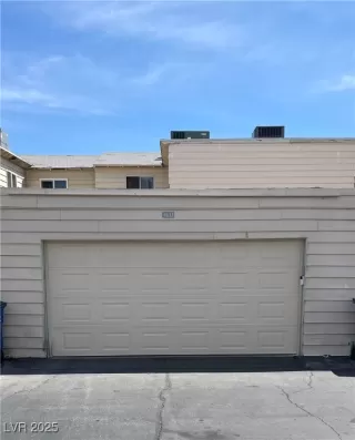 Photo #4: 2671417 Listing