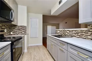 Photo #2: 2671427 Listing 