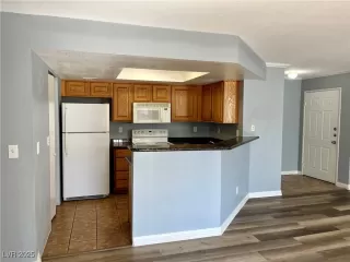 Photo #6: 2671429 Listing 