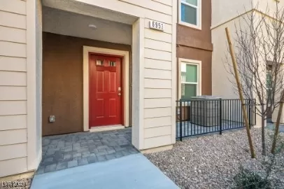MLS: 2671487 Condo For Sale
