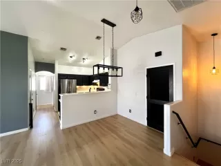 Photo #4: 2671506 Listing