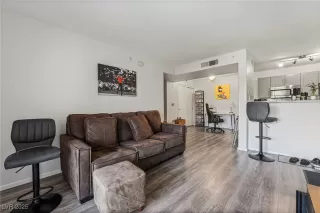 Photo #4: 2671517 Listing 