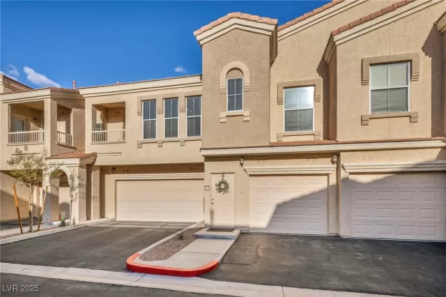 MLS: 2671580 Condo For Sale