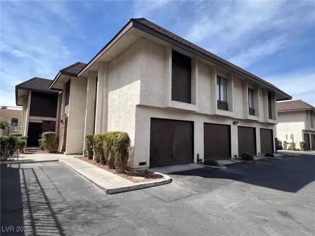 MLS: 2671632 Condo For Sale