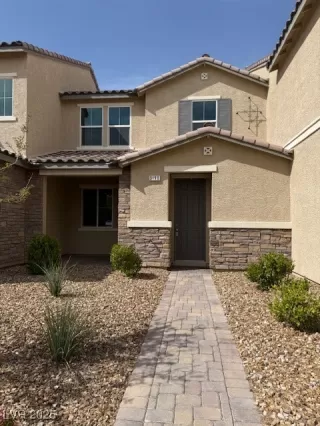 Photo #1: 2671660 Listing 