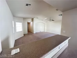 Photo #5: 2671682 Listing 