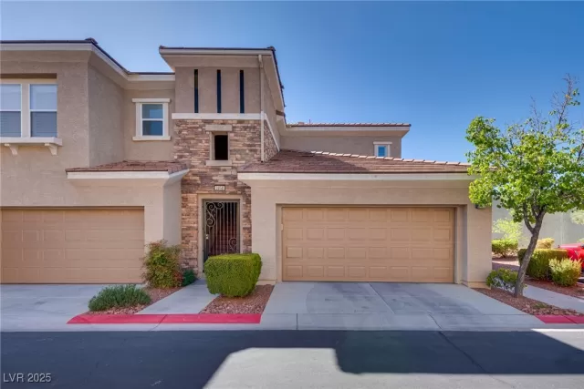 MLS: 2671710 Condo For Sale