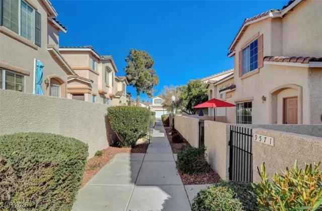 MLS: 2671712 Condo For Sale