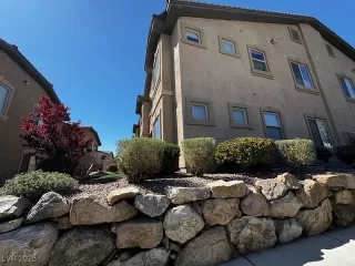 Photo #1: 2671716 Listing