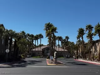 Photo #5: 2671716 Listing