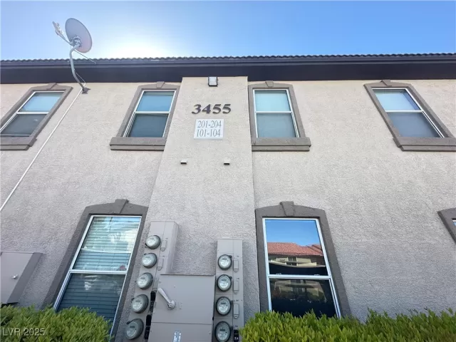 MLS: 2671741 Condo For Sale