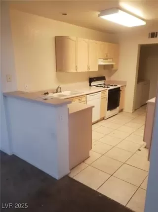 Photo #4: 2671833 Listing