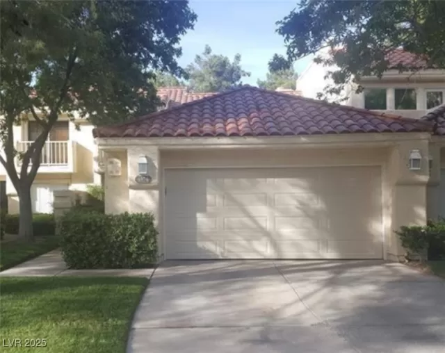 MLS: 2671877 Condo For Sale