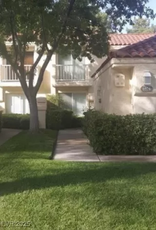 Photo #1: 2671877 Listing 