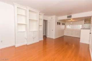 Photo #5: 2671892 Listing