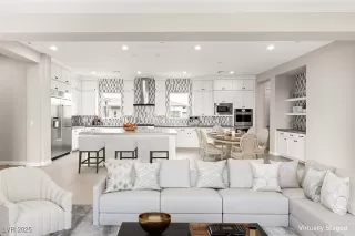 Photo #3: 2671931 Listing 