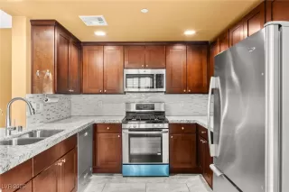 Photo #2: 2671948 Listing