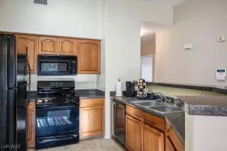 Photo #4: 2671968 Listing 