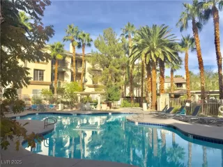 Photo #1: 2671983 Listing 