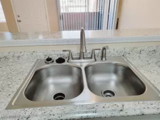 Photo #6: 2672022 Listing