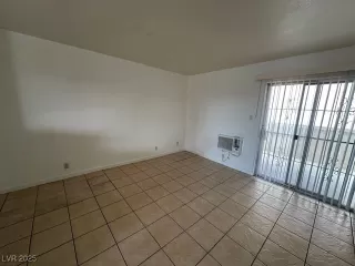 Photo #2: 2672034 Listing 