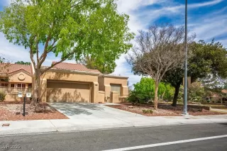 Photo #2: 2672038 Listing