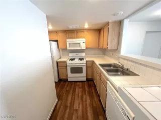 Photo #2: 2672041 Listing 