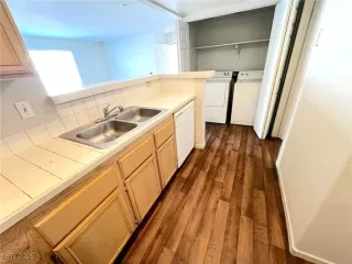 Photo #5: 2672041 Listing 