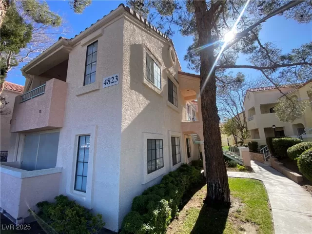 MLS: 2672042 Condo For Sale