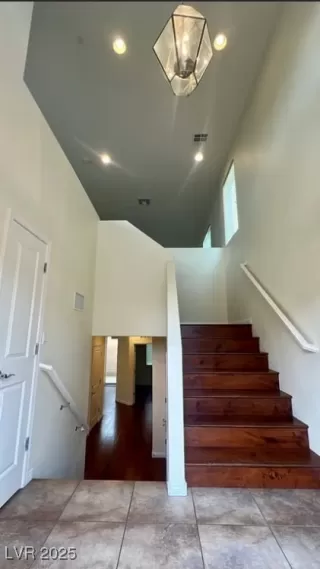 Photo #2: 2672044 Listing 