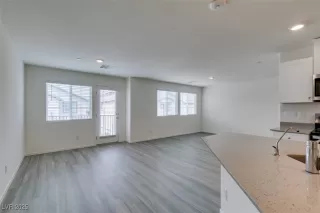 Photo #4: 2672048 Listing 