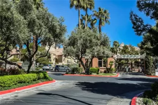Photo #1: 2672066 Listing 