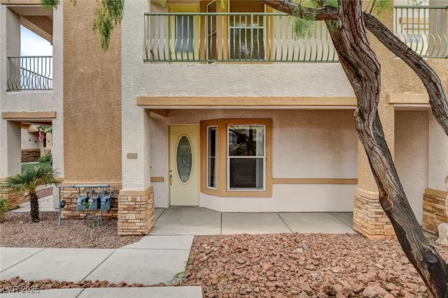 MLS: 2672069 Condo For Sale