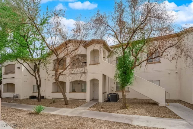 MLS: 2672087 Condo For Sale