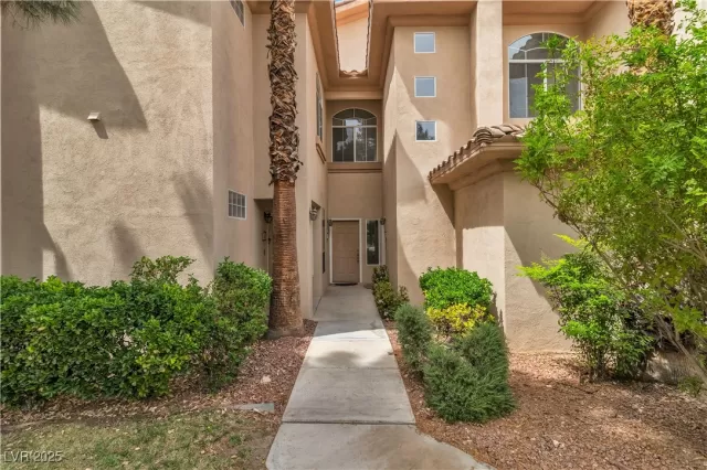 MLS: 2672089 Condo For Sale