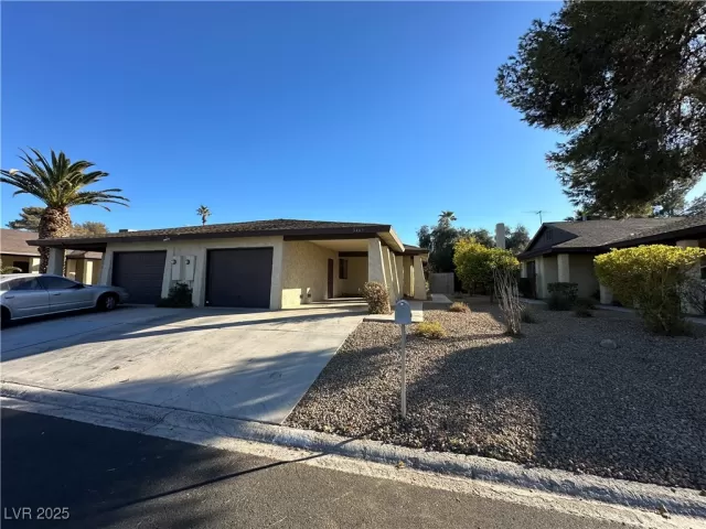 MLS: 2672135 Condo For Sale