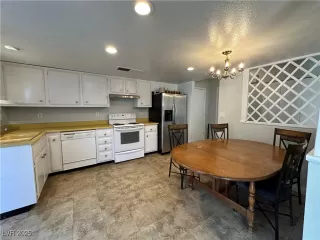 Photo #3: 2672135 Listing 