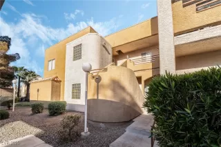 Photo #1: 2672183 Listing 