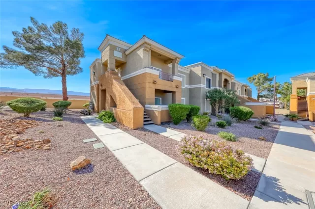 MLS: 2672192 Condo For Sale