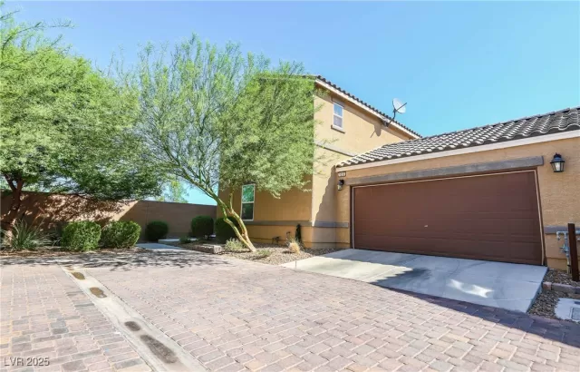 MLS: 2672194 Condo For Sale