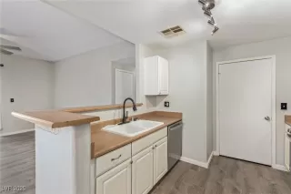 Photo #6: 2672201 Listing