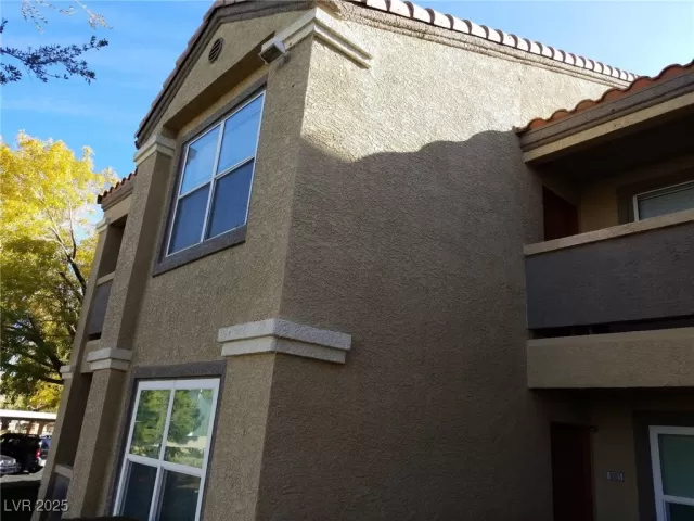 MLS: 2672212 Condo For Sale