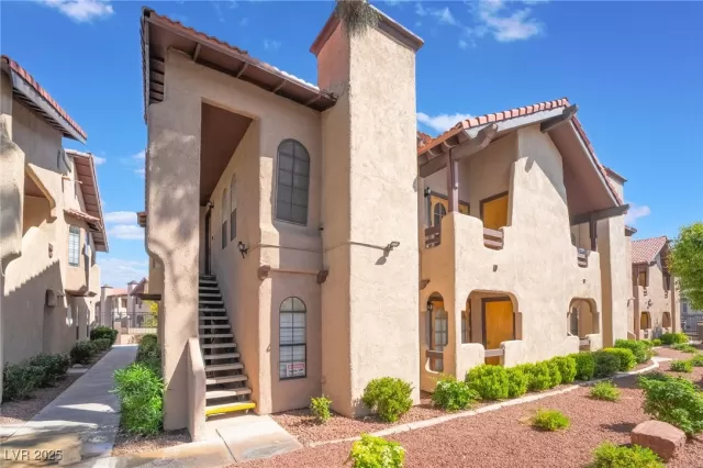 MLS: 2672221 Condo For Sale