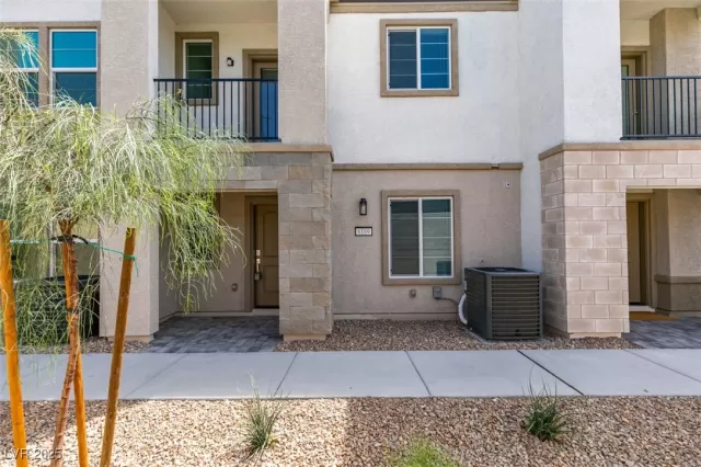 MLS: 2672224 Condo For Sale