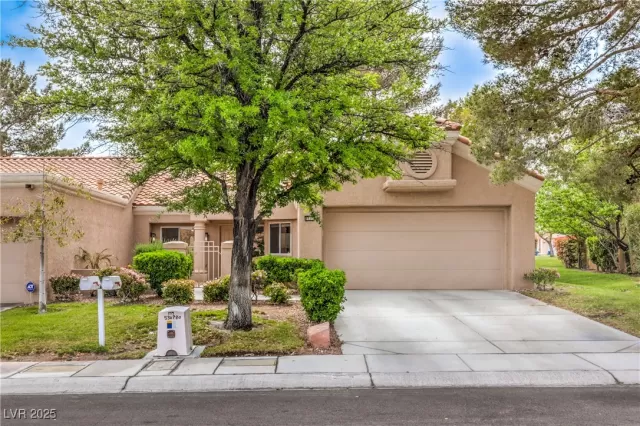 MLS: 2672264 Condo For Sale