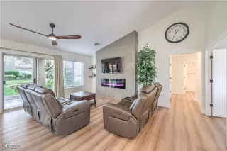 Photo #6: 2672264 Listing