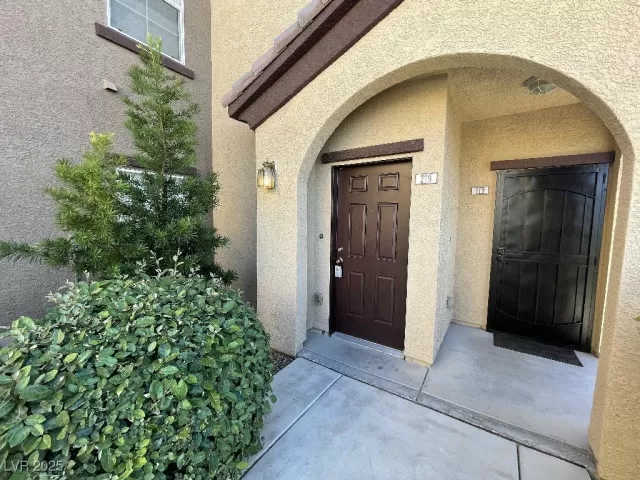 MLS: 2672346 Condo For Sale