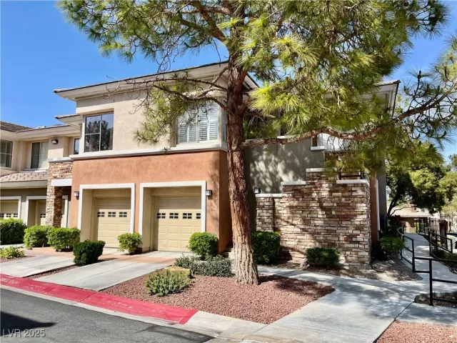 MLS: 2672389 Condo For Sale