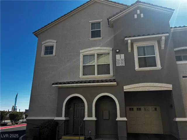 MLS: 2672409 Condo For Sale