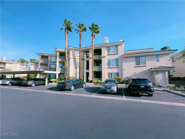 MLS: 2672473 Condo For Sale